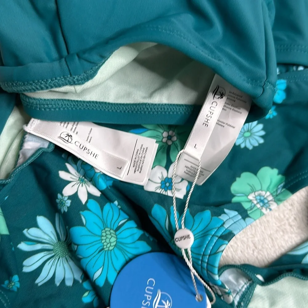 Teal bikini‎ with floral ruffle bottoms Sz Large NEW WITH TAGS!